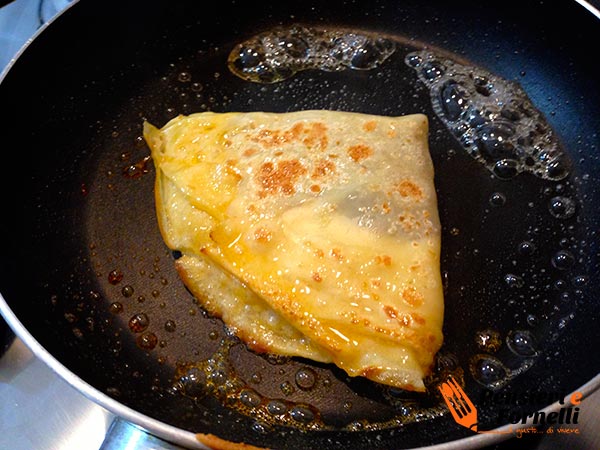 Crepes caramellate alla nutella