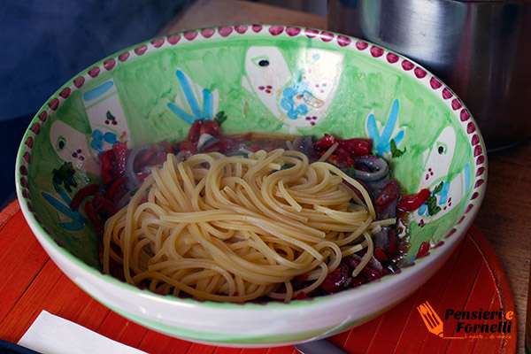 spaghetti con alici fresche