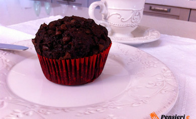 Muffin al cacao con gocce di cioccolato