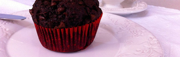 Muffin al cacao con gocce di cioccolato