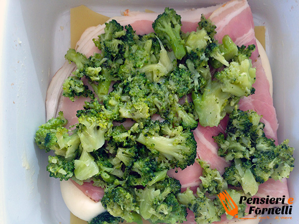 Lasagna con broccoli e prosciutto di Praga