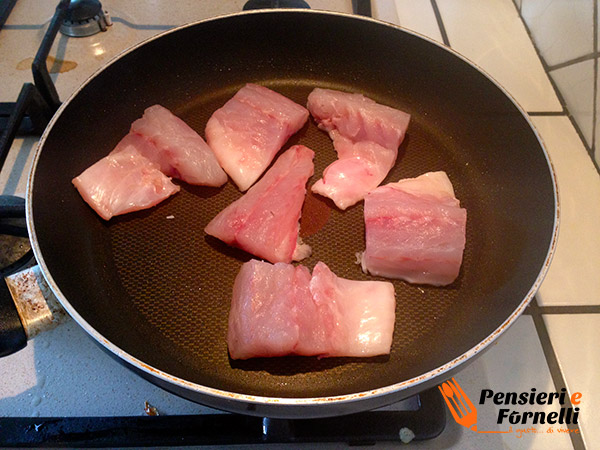 Spigola con purea di patate e carciofi