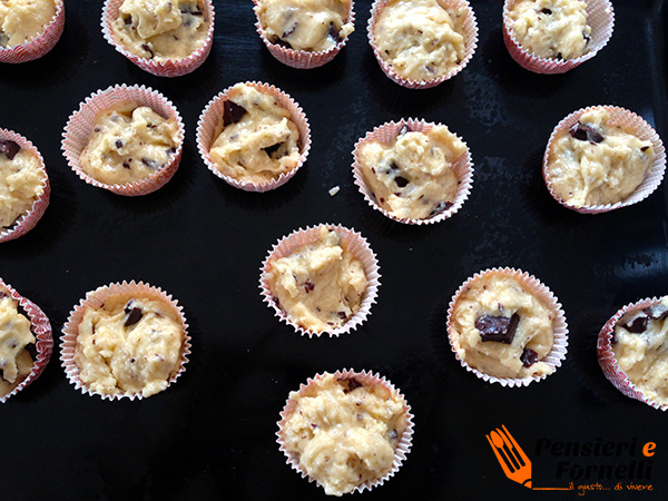 Muffin bianco con gocce di cioccolata