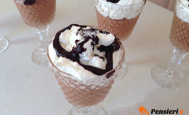 Mousse al cioccolato fondente con cocco