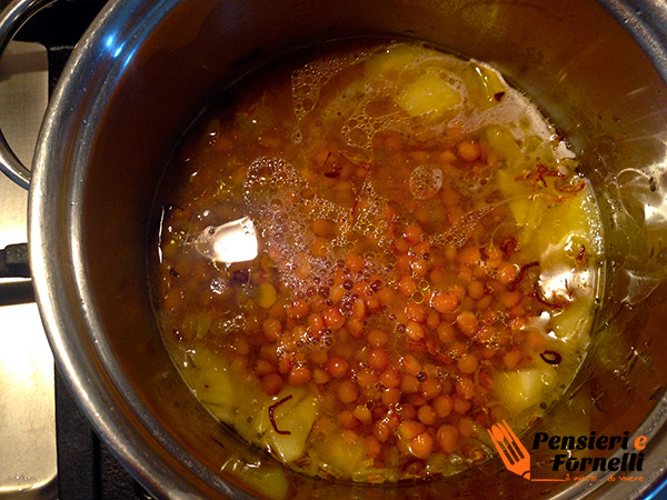 Vellutata di lenticchie con crostini saporiti