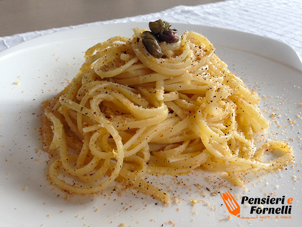 Bavette aglio olio e pane profumato 