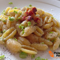 Gnocchetti sardi con fave pancetta e pecorino