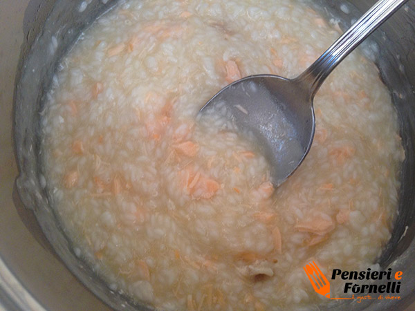 Baby risotto al salmone - Ricetta per bambini 18-36 mesi