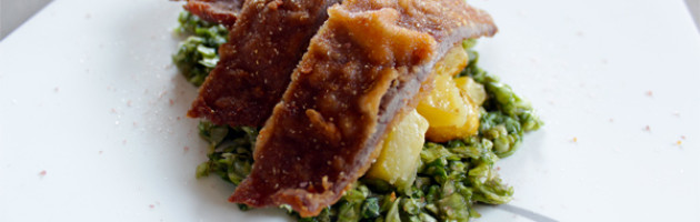 Cotoletta con patate e pesto di lattuga