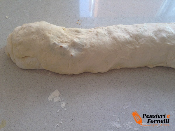 Pane ai ciccioli con lievito madre