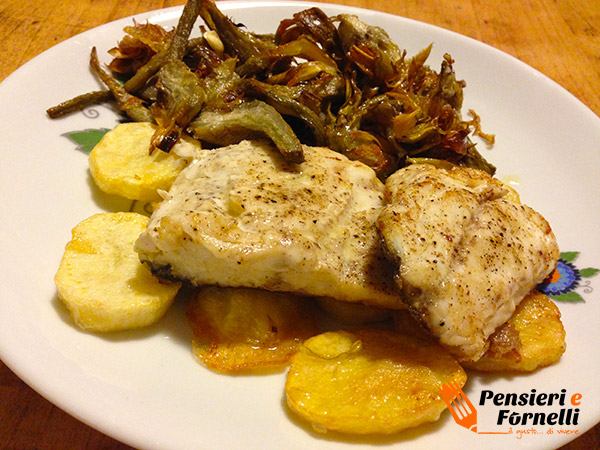 Spigola con patate e carciofi fritti