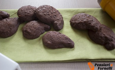 Biscotti gocciole dark