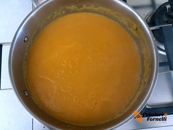 crema di zucca in cottura