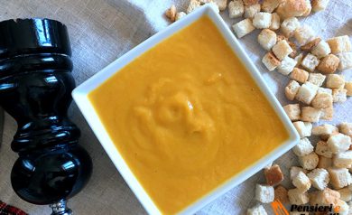 crema di zucca con fiori di zucca