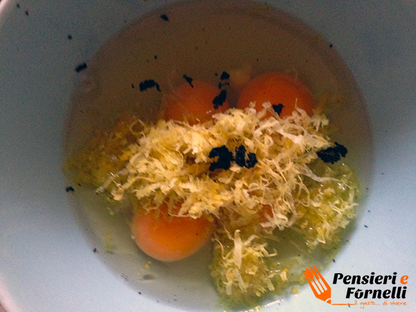 uova, aromi e scorzette di limone della caprese al limone