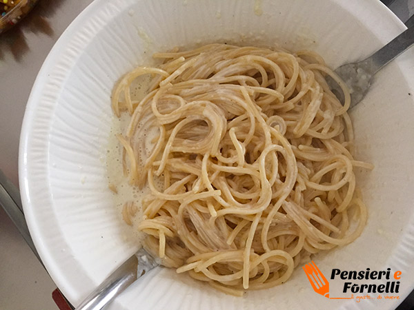 Pasta cacio e pepe